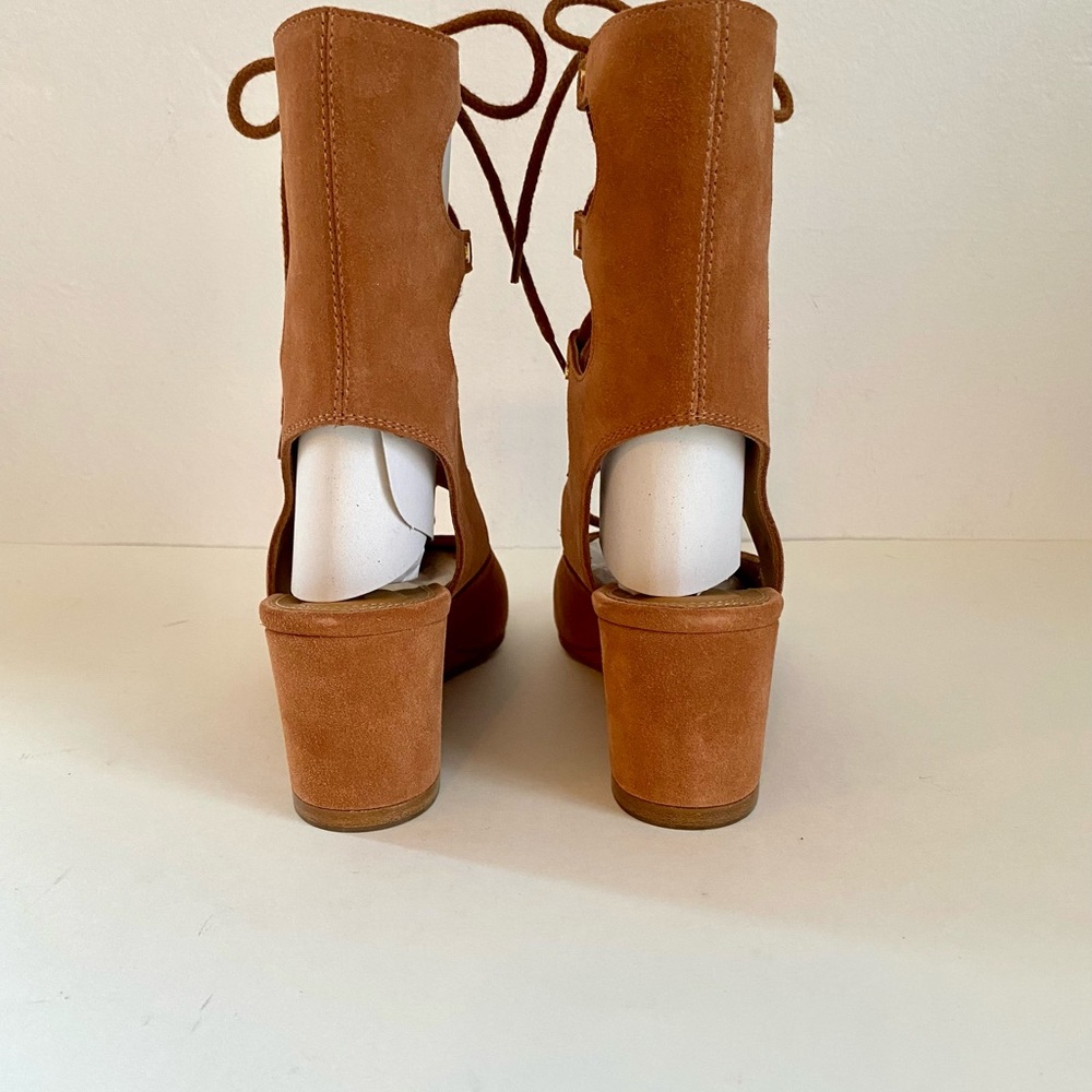 NWT CHLOE TAN SUEDE LACE UP WEDGE RUNWAY GLADIATOR SANDAL - Picture 7 of 16